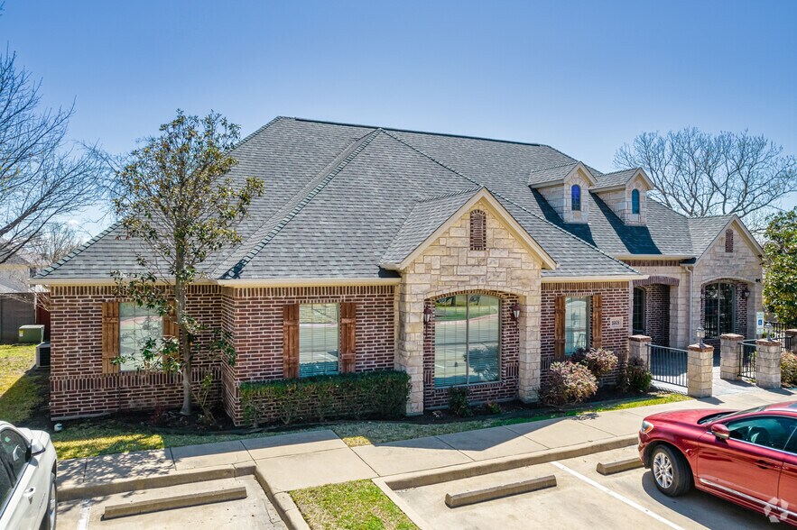 More Photos Of 1668 Keller Pky, Keller Office For Lease