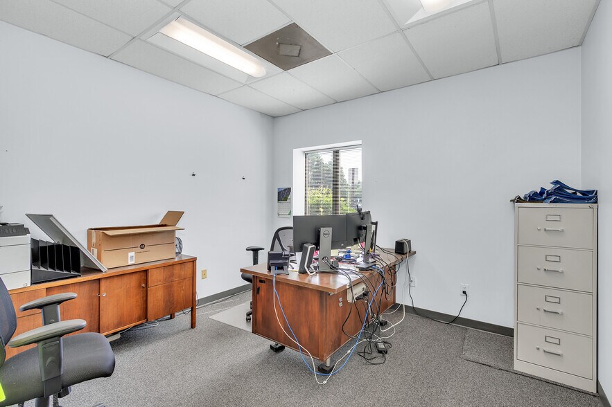 More Photos Of 1703 Marvin Griffin Rd, Augusta Light Distribution For Lease