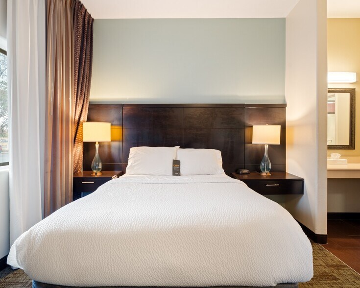 More Photos Of 2515 19th St, Lubbock Hotel For Sale