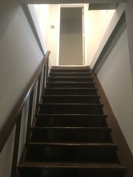 More Photos Of 2306 West St, Union City Auto Repair For Lease