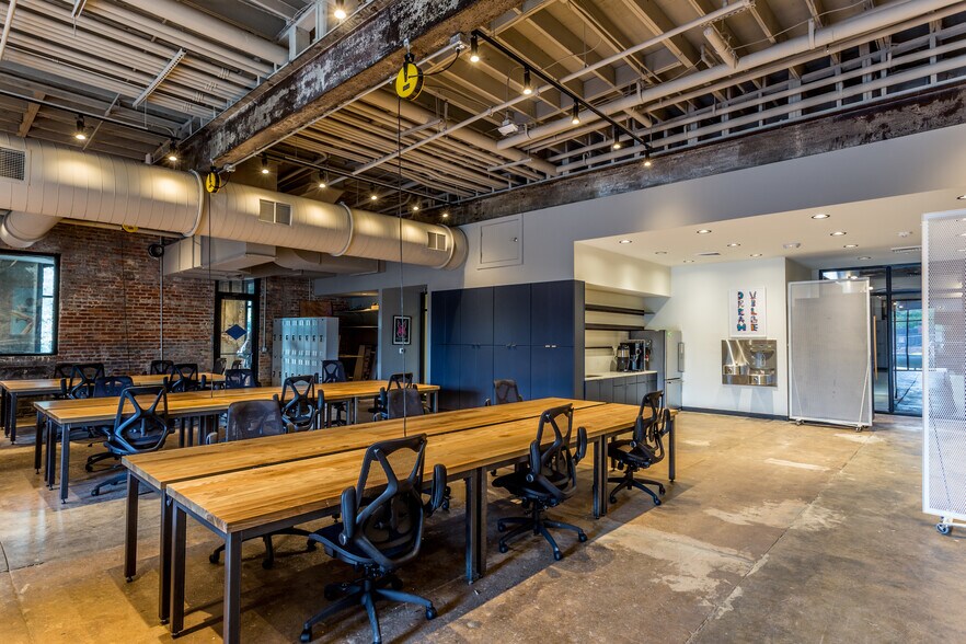 More Photos Of 500 E Davie St, Raleigh Restaurant For Lease