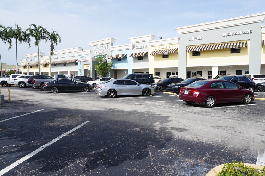 More Photos Of 2520-2650 N University Dr, Sunrise Unknown For Lease