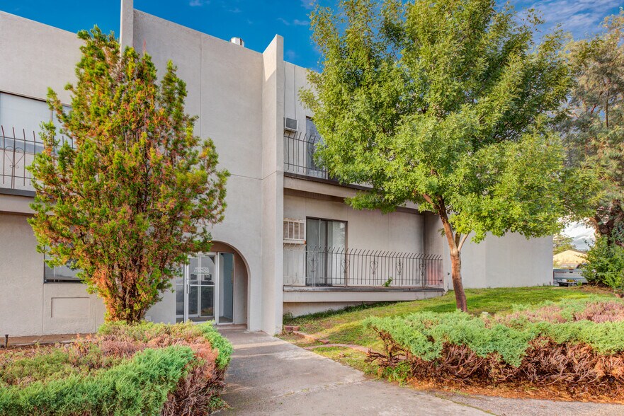 More Photos Of 200 Hermosa Dr NE, Albuquerque Apartments For Sale