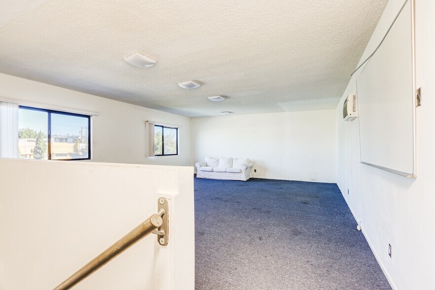 More Photos Of 8642 Venice Blvd, Los Angeles Office Residential For Sale