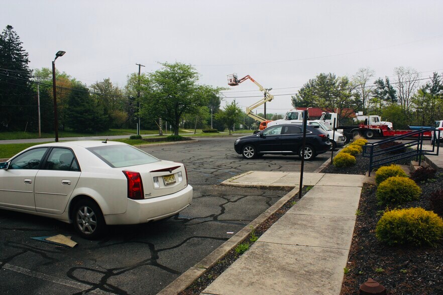 More Photos Of 404 Route 31, Lambertville Showroom For Lease