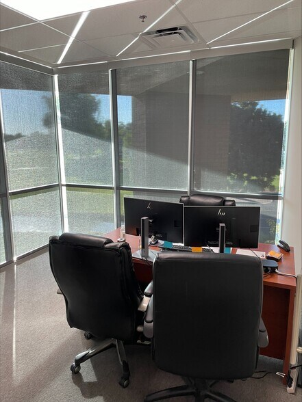 More Photos Of 575 W Chandler Blvd, Chandler Medical For Sale