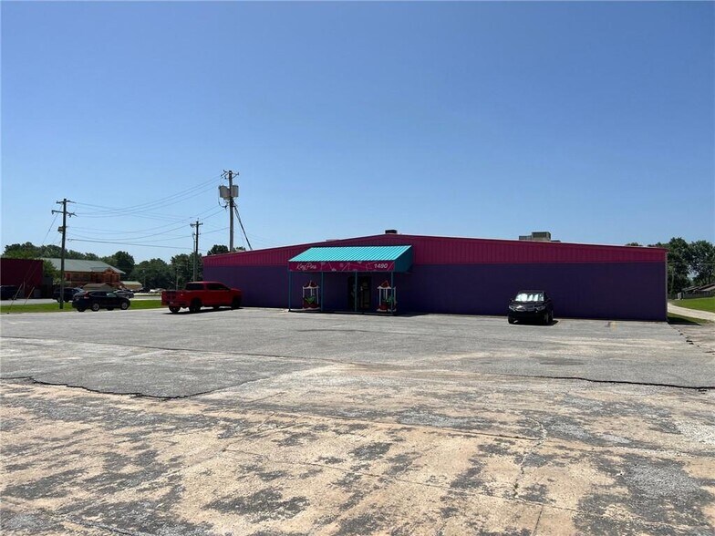 More Photos Of 1490 Highway 412 W, Siloam Springs Bowling Alley For Sale