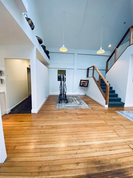 More Photos Of 263 Hatch Ln, Burlingame Office For Lease