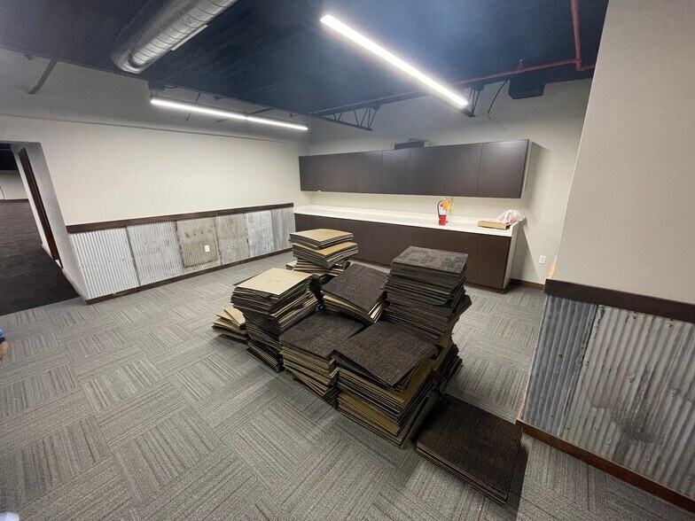 More Photos Of W57N14363 Doerr Way, Cedarburg Manufacturing For Lease