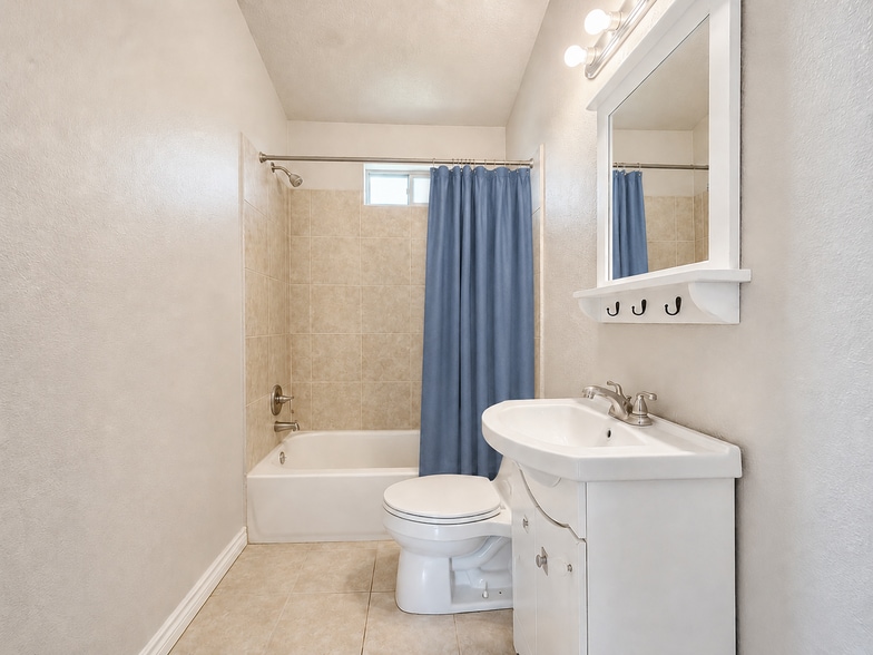 More Photos Of 2400 College Ave, Midland Apartments For Lease