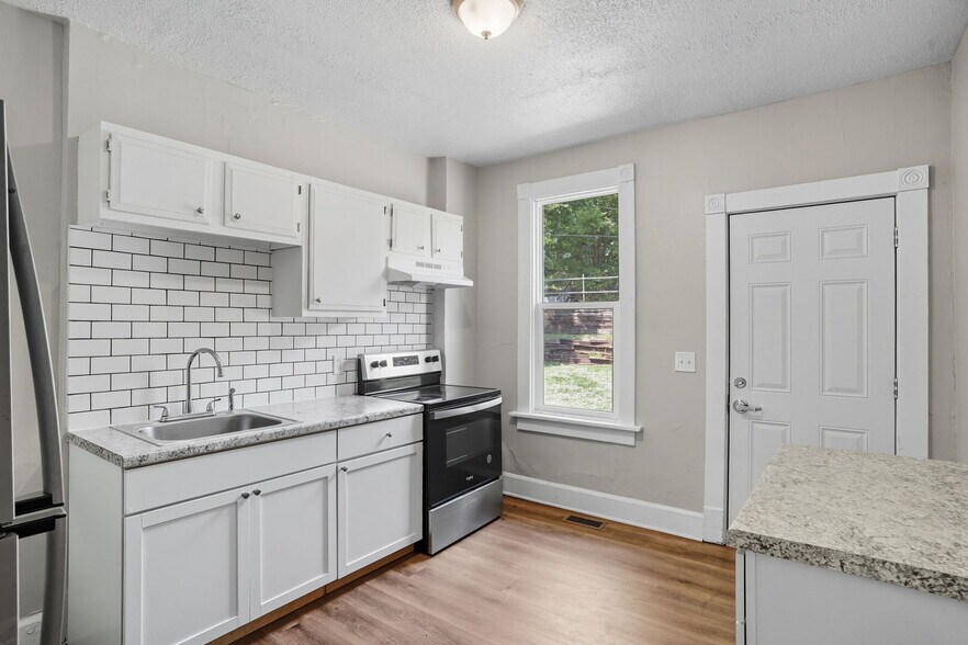 More Photos Of 1604 W 9th St, Davenport Multifamily For Sale