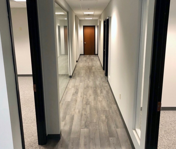 More Photos Of 2125 Barrett Park Dr NW, Kennesaw Office For Lease