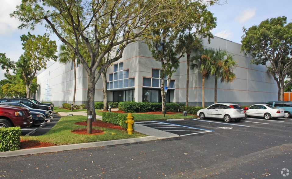 Primary Photo Of 1071-1077 SW 30th Ave, Deerfield Beach Distribution For Lease