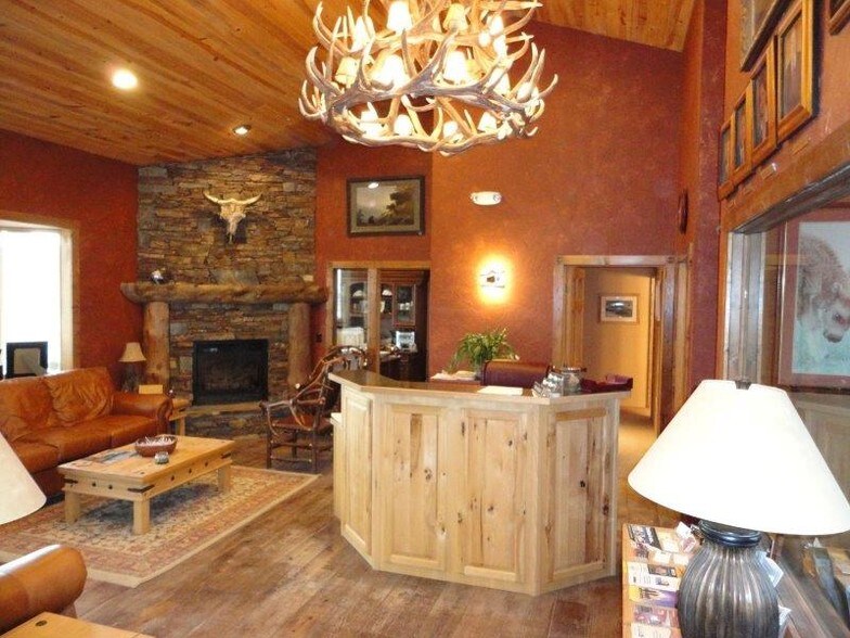 More Photos Of 710 Tenaya St, Hermosa General Retail For Sale