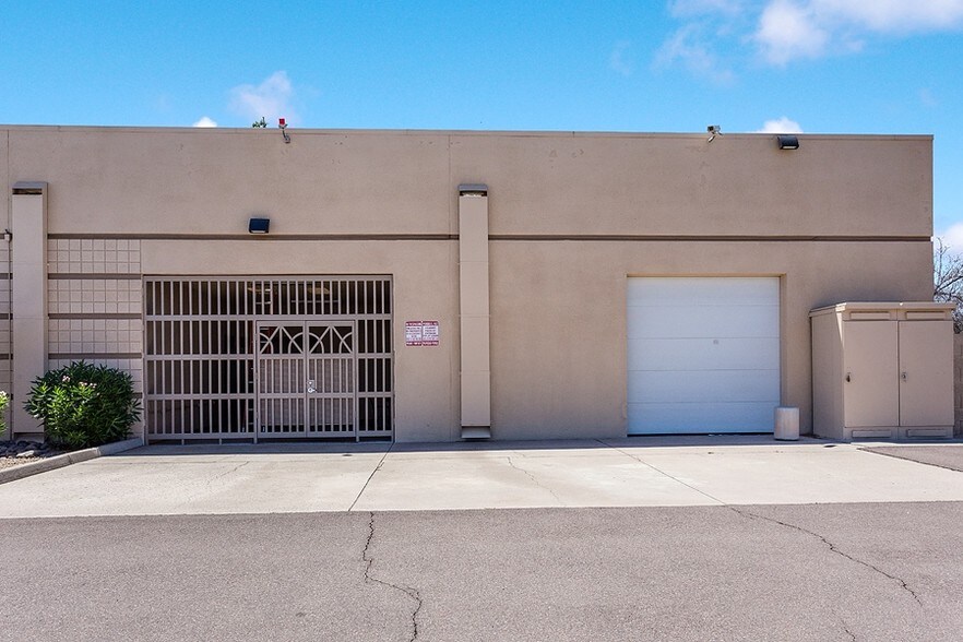 More Photos Of 3118 E McDowell Rd, Phoenix Office For Lease