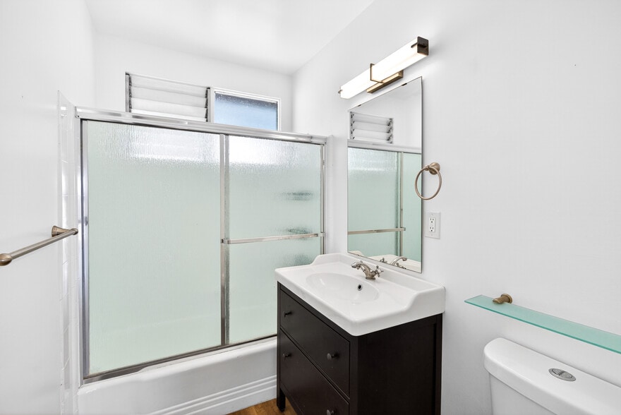 More Photos Of 3450 Vinton Ave, Los Angeles Apartments For Sale