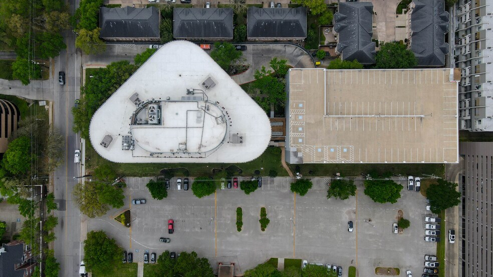 More Photos Of 1800 Bering Dr, Houston Office For Lease