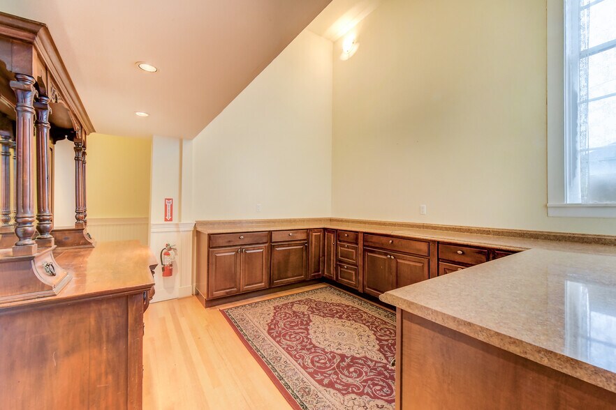 More Photos Of 1313 Washington St, Sumner Religious Facility For Sale