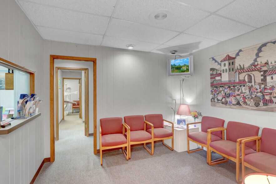 More Photos Of 454 Deer Park Ave, Babylon Office For Sale