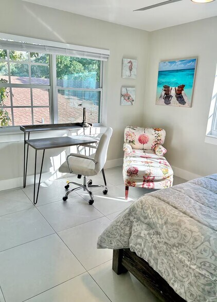 More Photos Of 940 Charles St, West Palm Beach Multifamily For Sale