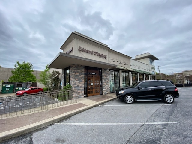 More Photos Of 4014 Hillsboro Cir, Nashville Restaurant For Lease