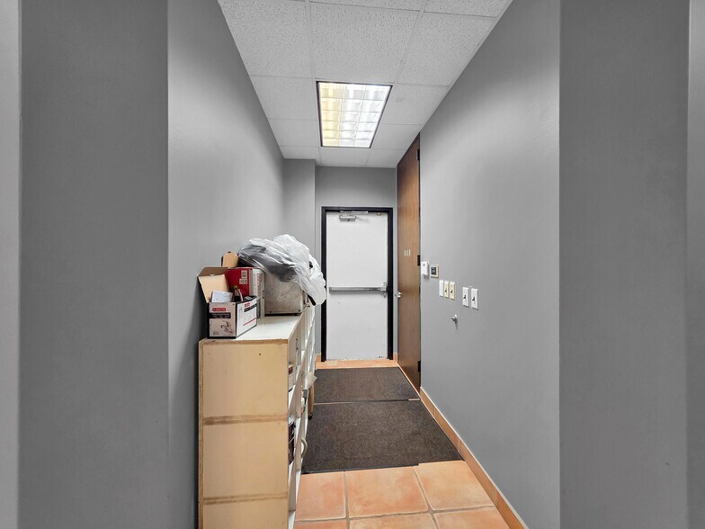 More Photos Of 6429 Fairmont Pky, Pasadena Office For Sale