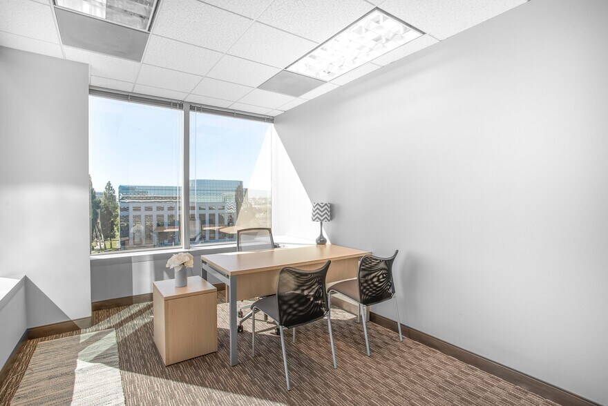 More Photos Of 303 Twin Dolphin Dr, Redwood City Coworking Space