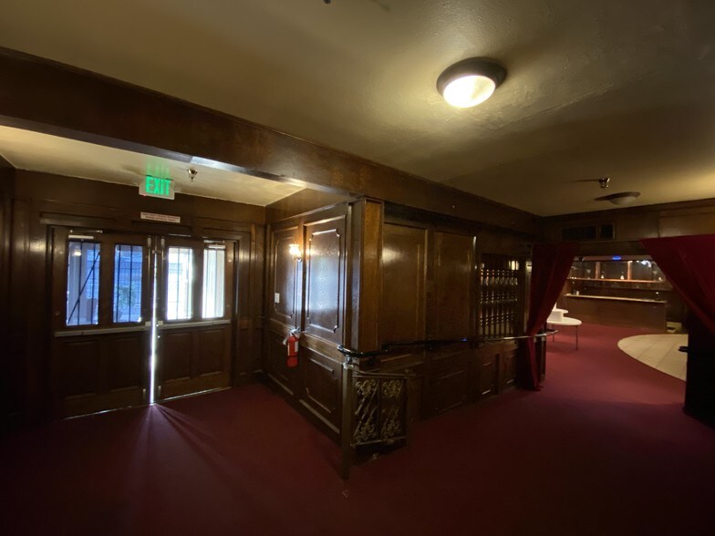 More Photos Of 2814 N Maroa Ave, Fresno General Retail For Sale
