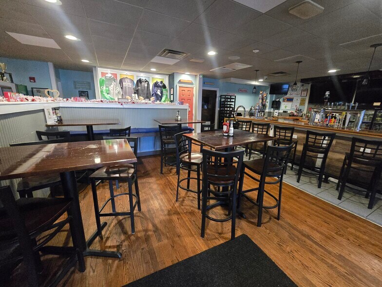More Photos Of 48 School St, Lincoln Restaurant For Sale