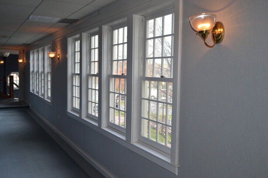 More Photos Of 10 Maple St, Middleton Office For Lease