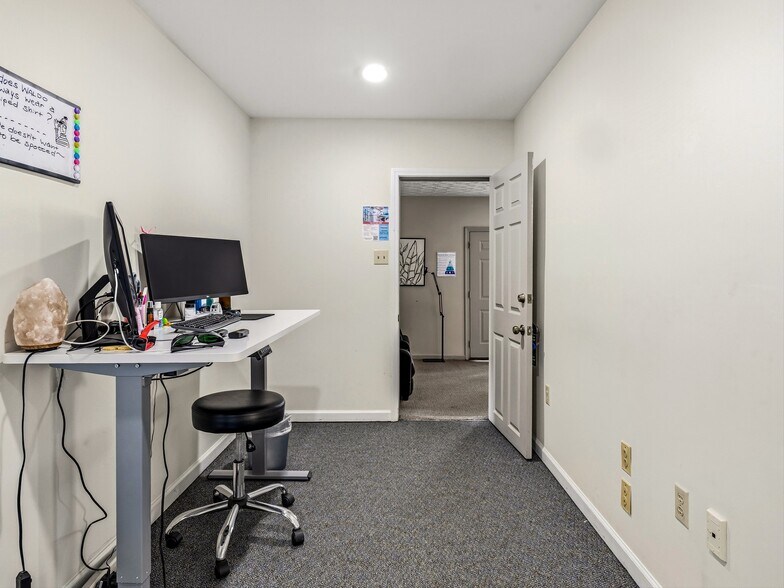 More Photos Of 2124 Hendersonville Rd, Arden Office For Sale