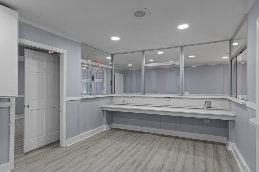 More Photos Of 208 Penny Ln, Morehead City Medical For Sale