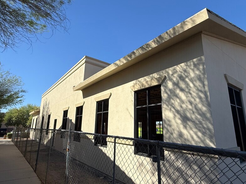 More Photos Of 41724 W Smith Enke Rd, Maricopa Medical For Lease