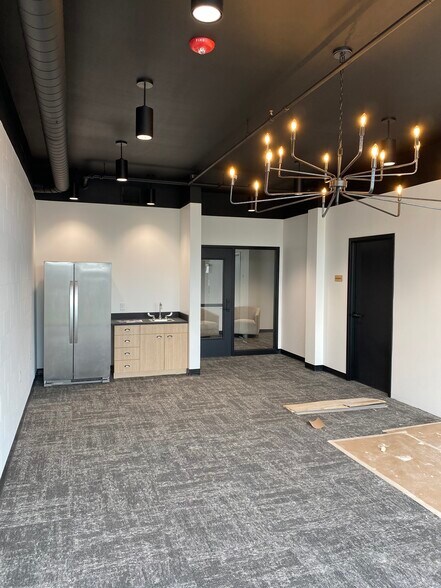 More Photos Of 504 Broadway St, Alexandria Storefront Retail Office For Lease