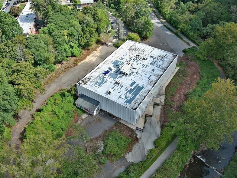 More Photos Of 4000 Bridge St, Drexel Hill Manufacturing For Lease