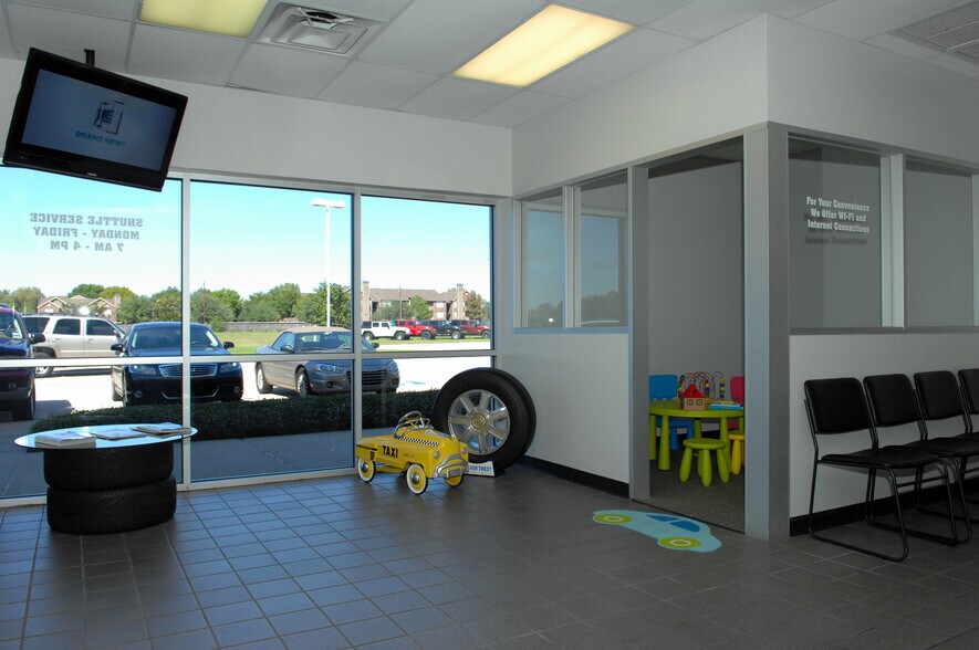 More Photos Of 16200 Highway 3, Webster Auto Dealership For Sale