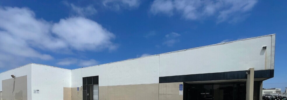 More Photos Of 16561-16571 Gemini Ln, Huntington Beach Manufacturing For Lease