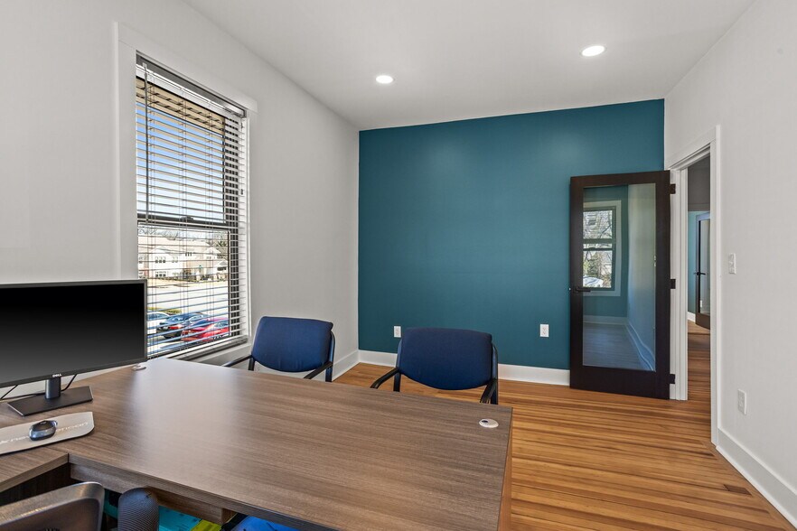 More Photos Of 204 Mills Ave, Greenville Office For Sale