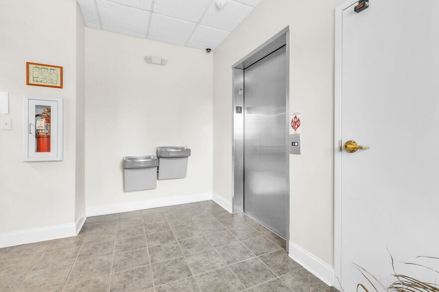 More Photos Of 2035 Valleygate Dr, Fayetteville Medical For Sale