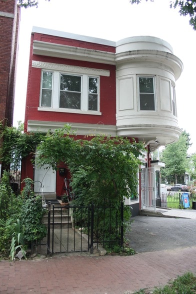 More Photos Of 301 P St NW, Washington Storefront Retail Residential For Sale