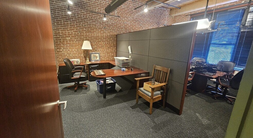 More Photos Of 1113-1115 Locust St, Saint Louis Office For Sale