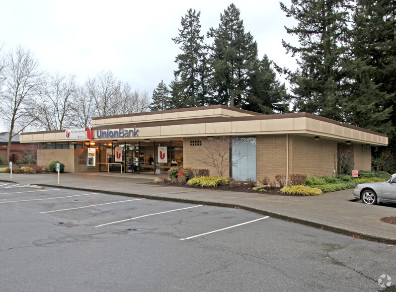 Primary Photo Of 17000 Avondale Way NE, Redmond General Retail For Sale