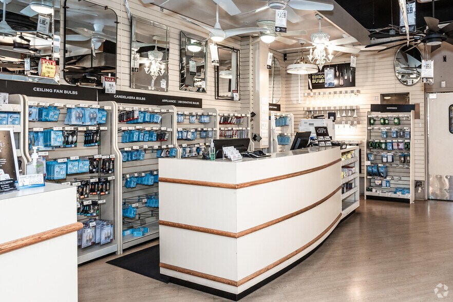 More Photos Of 18989 Hawthorne Blvd Beach, Redondo Beach Freestanding For Lease