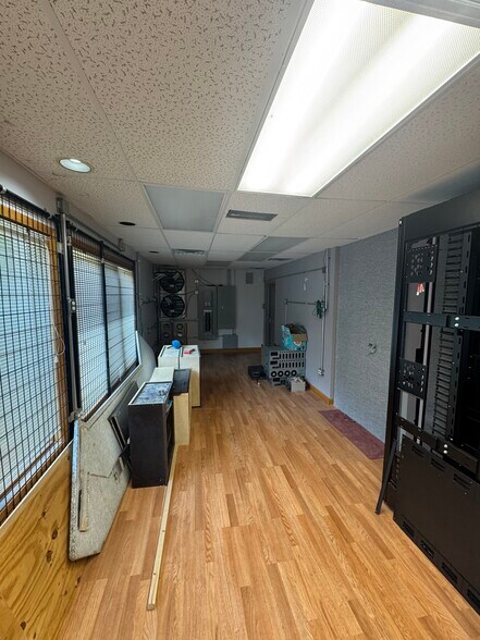 More Photos Of 472 N McLean Blvd, Elgin Medical For Sale