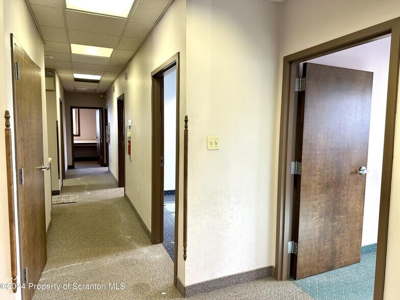 More Photos Of 624 Fellows St, Scranton Office For Lease