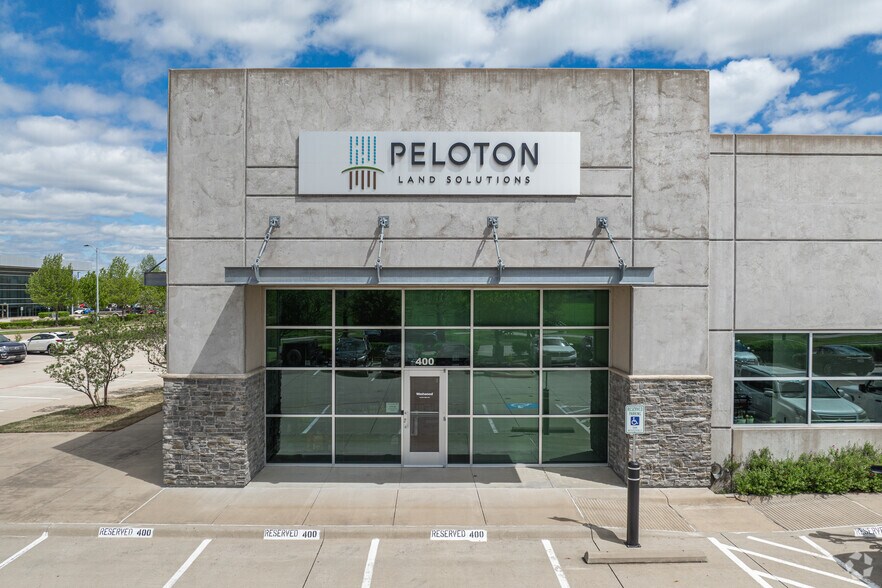 More Photos Of 11000 Frisco St, Frisco Research And Development For Lease