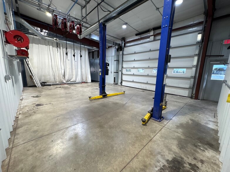 More Photos Of 2206 IFCU Way way, Lafayette Auto Repair For Sale