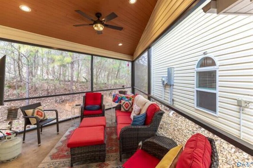 More Photos Of 1727 Convict Camp Rd, Guntersville Specialty For Sale