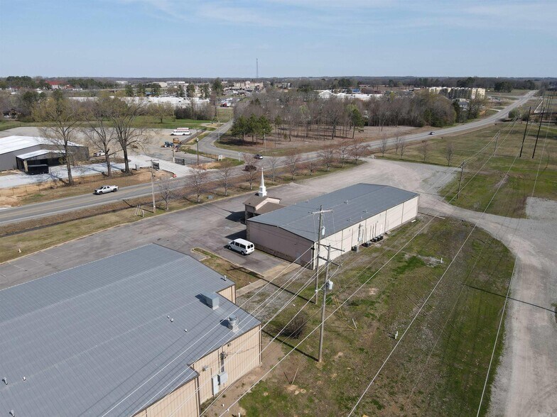 More Photos Of 418 Eastline Rd, Searcy Light Distribution For Sale