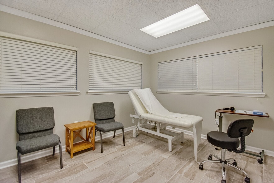 More Photos Of 4540 Southside Blvd, Jacksonville Medical For Sale